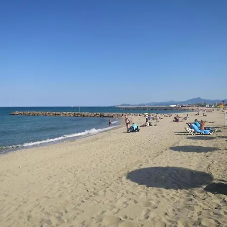 Villa In Saint-cyprien With Sea View
