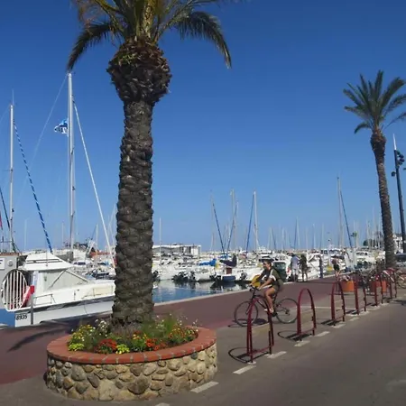 In Saint-cyprien With Sea View