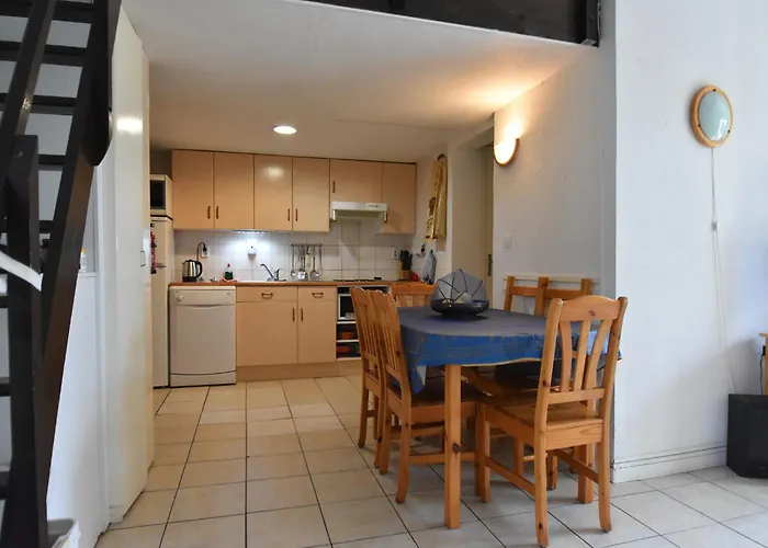 In Saint-cyprien With Sea View فيلة